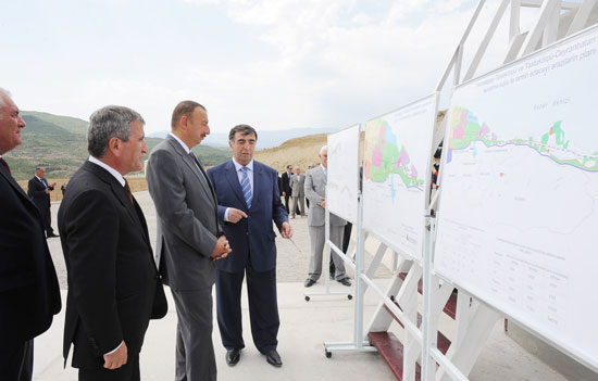Prezident İlham Əliyev Şabran rayonunda 10,7 kilometrlik birinci mərhələsi istismara verilən Vəlvələçay-Taxtakörpü kanalı ilə tanış olmuşdur(FOTO)